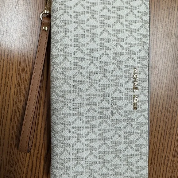 Michael Kors Beige Logo Wristlet with Brown Strap/jet set travel large - Picture 1 of 4